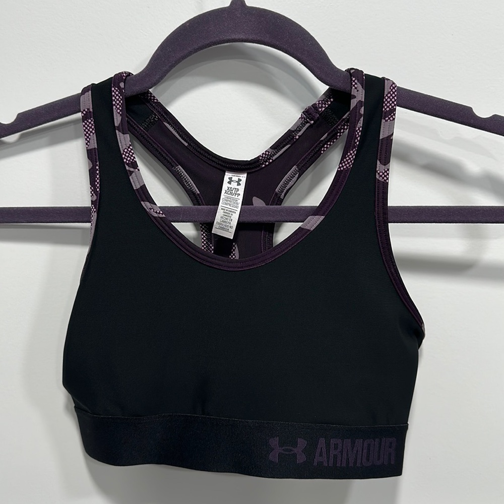 Under Armour Sports Bra - Size XS